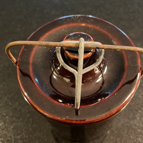 Small Brown Glazed Crock With Seal and Metal Handle Closure - Picture 2 of 11